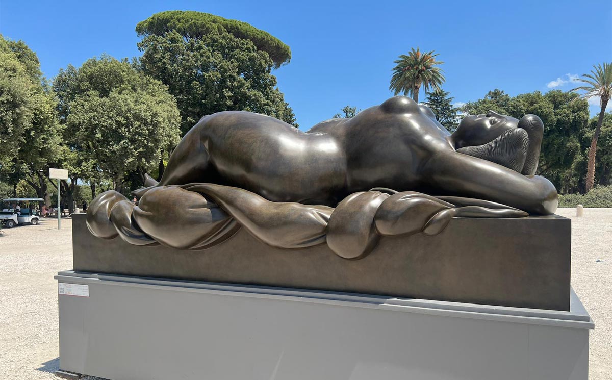 Botero. Venere dormiente, 1994, scultura in bronzo